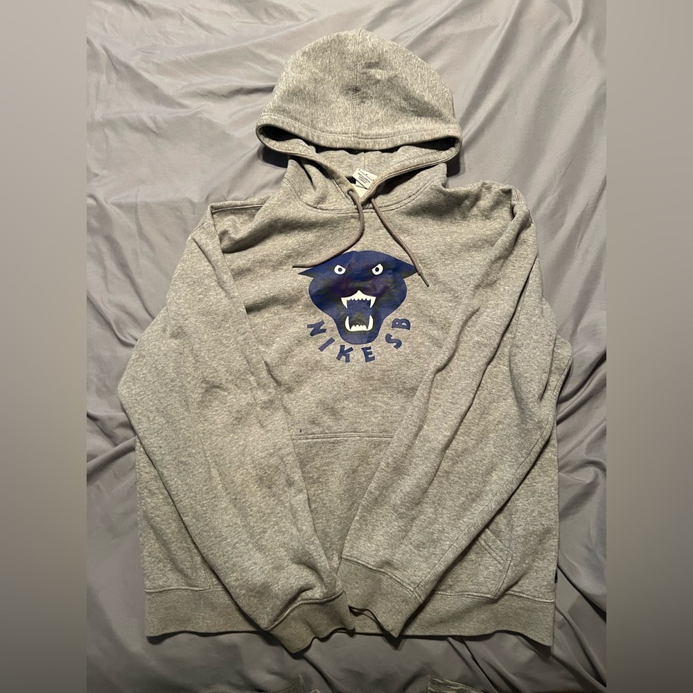 Gray Nike sb hoodie with tiger logo